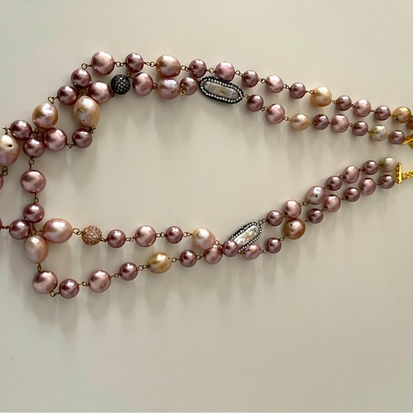 Two layer pink pearl necklace. - Picture 2 of 2